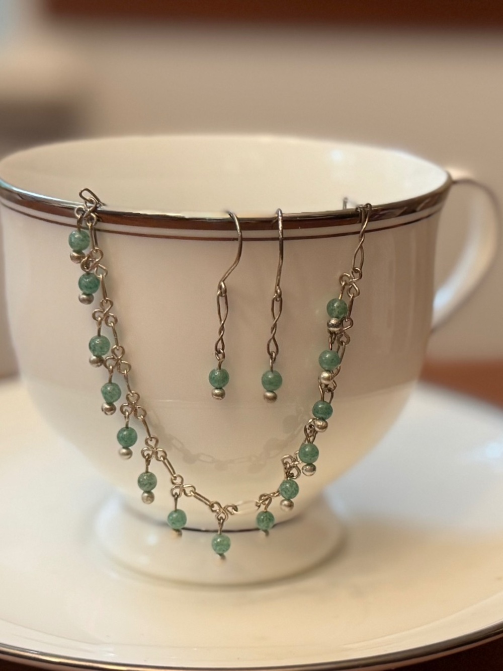 Vintage 90s beaded necklace and earrings